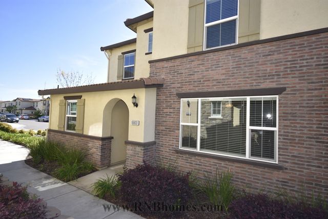 10833 Portico Cir, Rancho Cordova, CA 95670