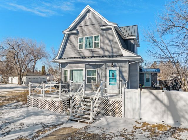 210 3rd Ave SE, Mohall, ND 58761