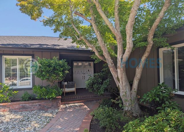 136 Peacock Dr, San Rafael, CA 94901