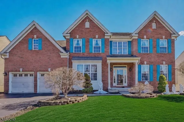 4 ELM DR, Clinton, NJ 08809