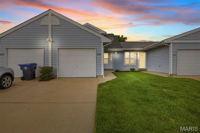 3168 Meadow Trail Dr, Saint Peters, MO 63376