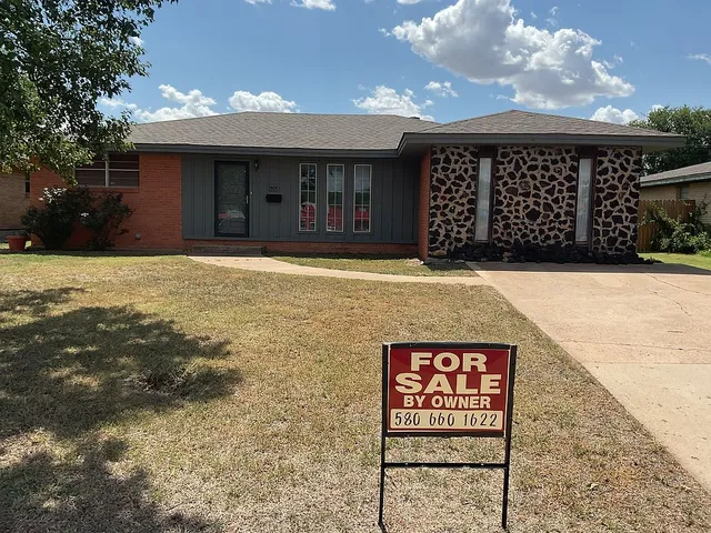 1404 N  Glenn English St, Cordell, OK 73632