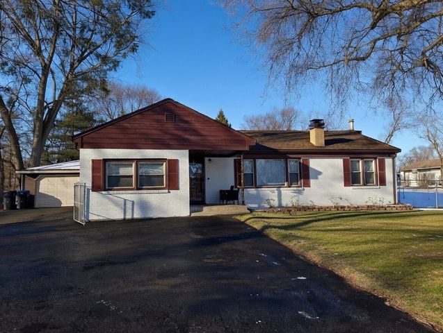 4415 Mayfair Dr, McHenry, IL 60051