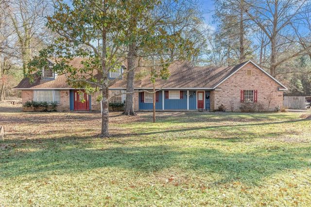 10675 Saddle Ln, Keithville, LA 71047