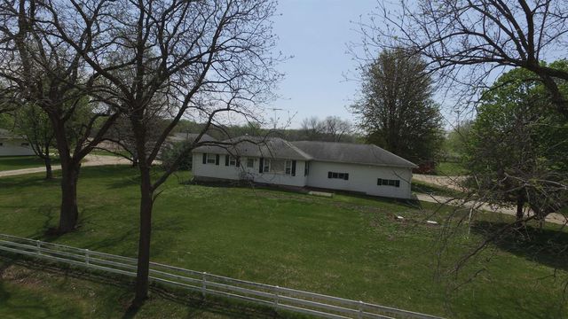9433 W  Marquis Rd, Janesville, IA 50647