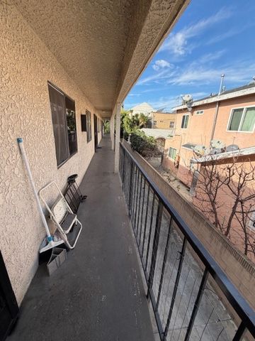 645 N  New Hampshire Ave, Los Angeles, CA 90004