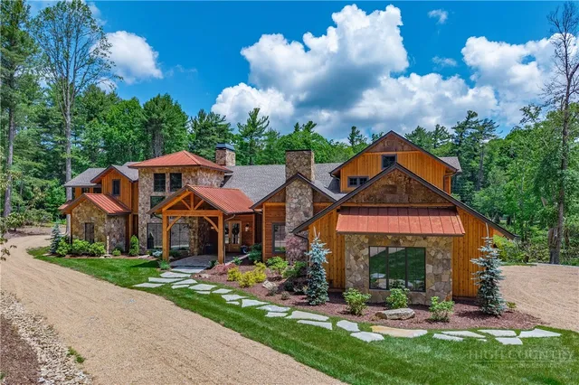 1194 Laurel Lane, Blowing Rock, NC 28605
