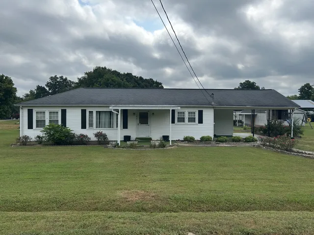 150 Chestnut St, Iron City, TN 38463