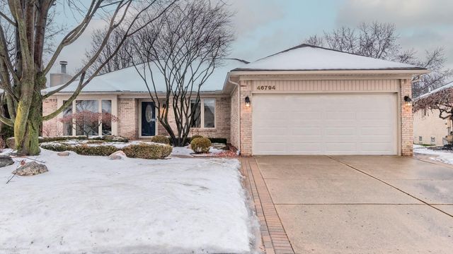 46794 Springhill Dr, Shelby Township, MI 48317