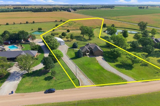 15300 Breezy Ln, Colwich, KS 67030