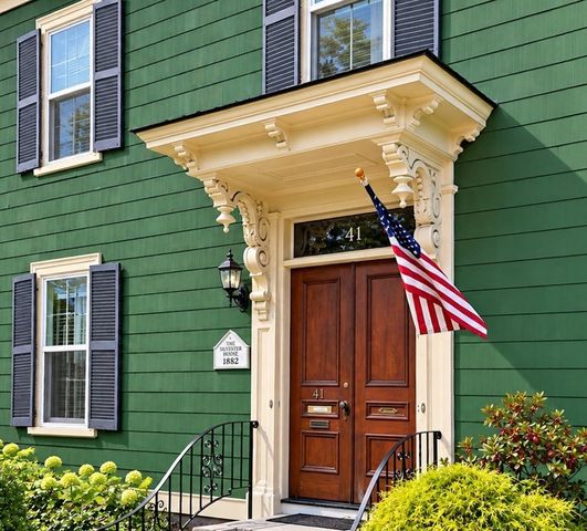 41 Forrester St #2, Salem, MA 01970