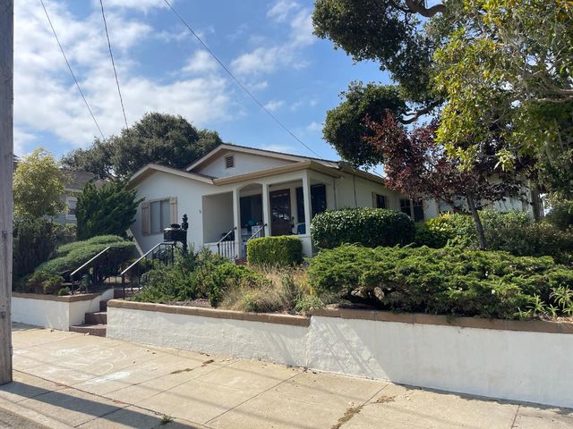 310 Cypress Ave, Pacific Grove, CA 93950