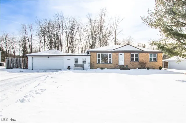 10023 Gabriella Dr, North Royalton, OH 44133