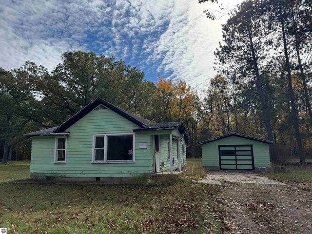 2900 41 #F, Oscoda, MI 48750
