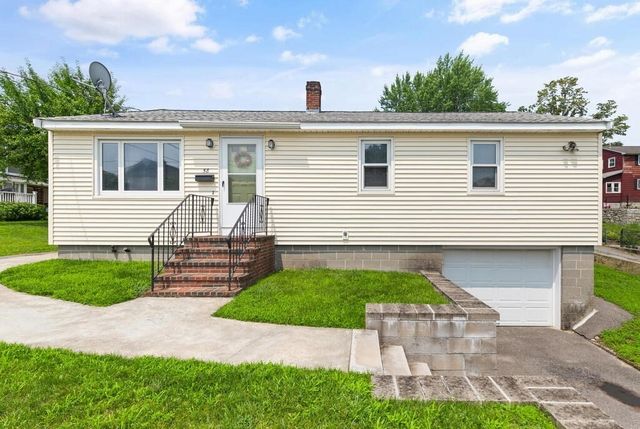58 6th Ave, Lowell, MA 01854