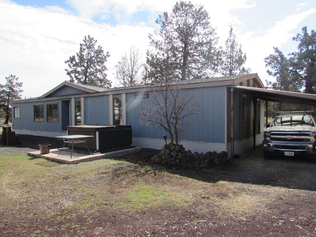 4451 NW 52nd St, Redmond, OR 97756