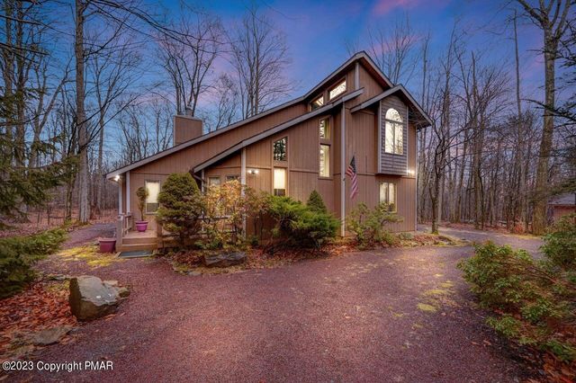2121 Red Spruce Rd, Pocono Pines, PA 18350