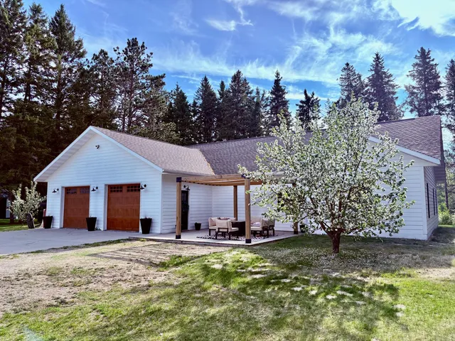 1622 82nd Ave NW, Williams, MN 56686