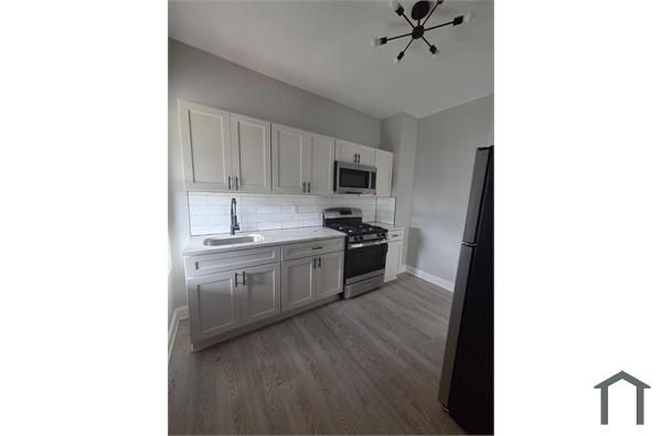 705 N Edgewood St, Baltimore, MD 21229 See Value, Schools