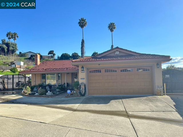 822 Reef Point Dr, Rodeo, CA 94572