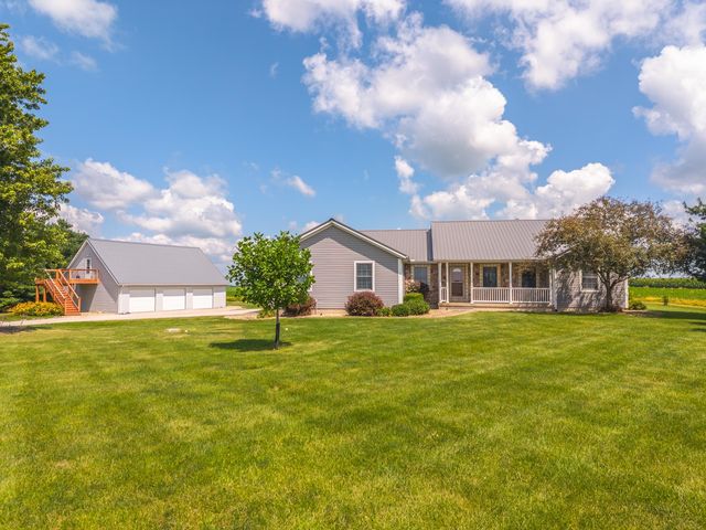 9850 N  300 East Rd, Gridley, IL 61744