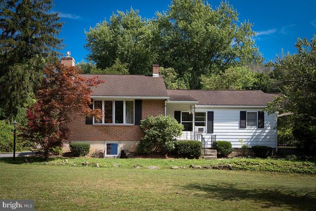 1823 Friedensburg Rd, Reading, PA 19606
