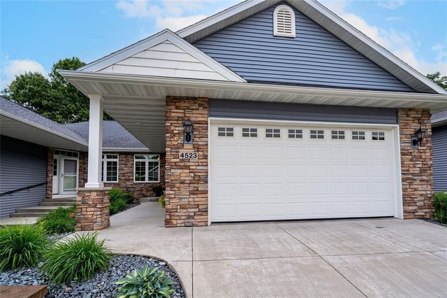 4523 Village Oaks Circle, EAU CLAIRE , WI 54701