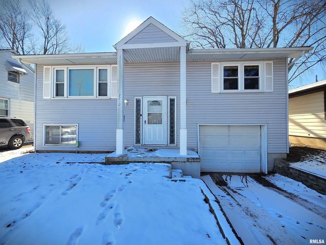 2210 W  Clarke Ave, Peoria, IL 61604