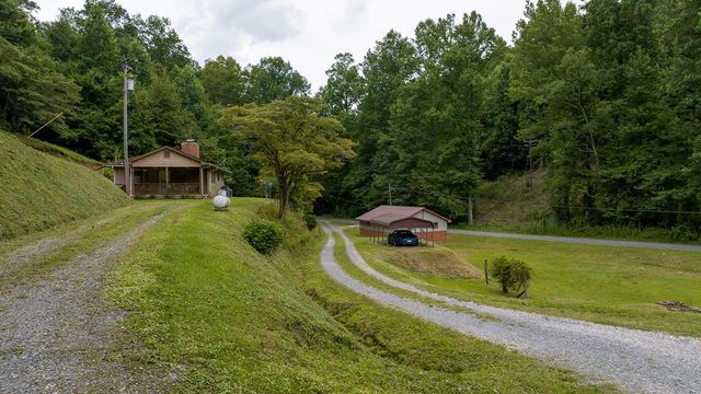 640 Meadow Branch Rd, Robbinsville, NC 28771