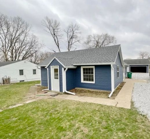 207 W  Park Ave, Runnells, IA 50237