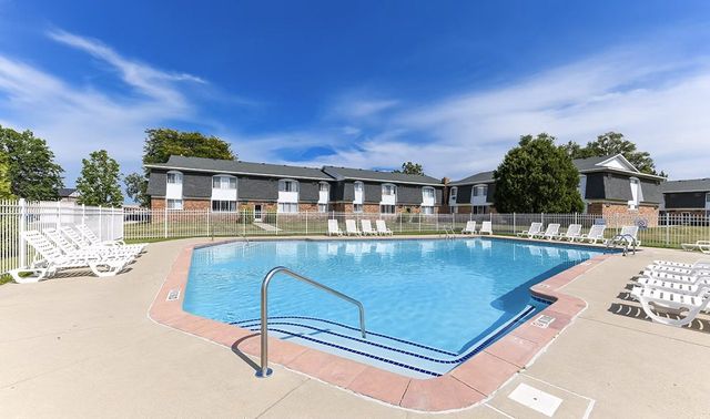 365 E  Edmund Ave, Madison Heights, MI 48071
