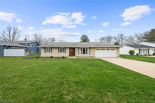 20768 White Bark Dr, Strongsville, OH 44149