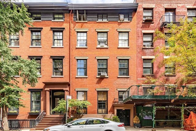 13 E  9th St, New York, NY 10003