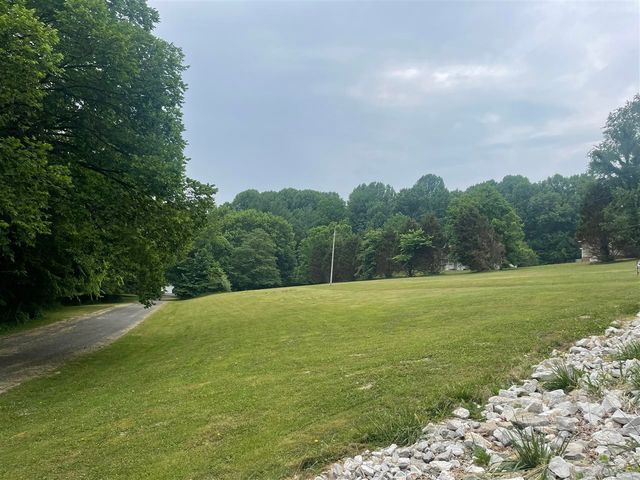 144 Whispering Woods Rd, Glasgow, KY 42141