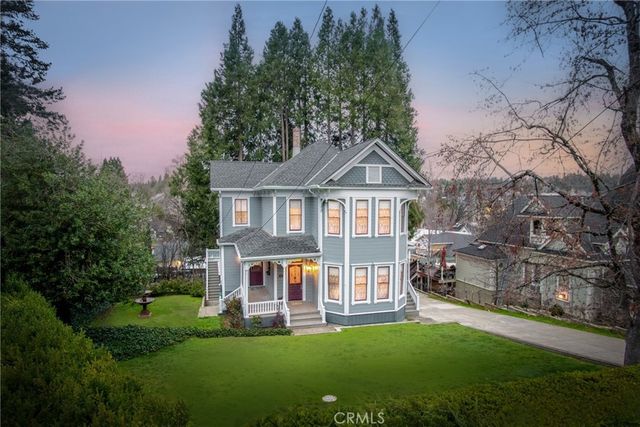 418 Kate Hayes St, Grass Valley, CA 95945
