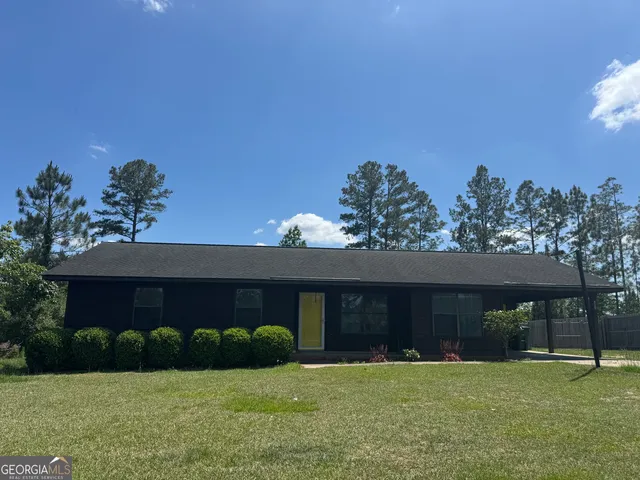 420 Wilson Ave, Lyons, GA 30436