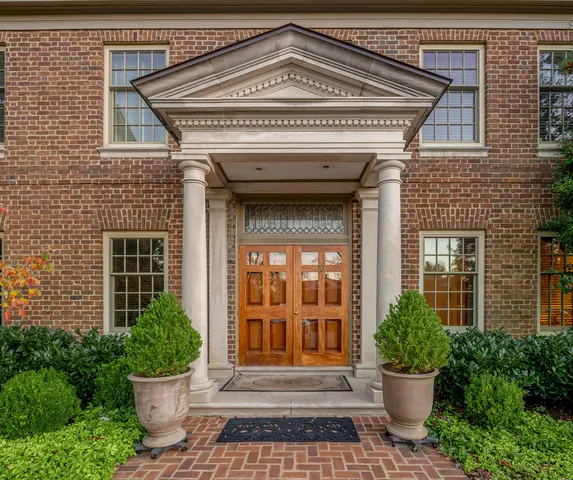100 Idle Hour Dr #10, Lexington, KY 40502