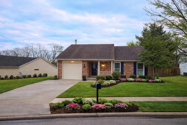 1755 Timber Creek Dr, Lexington, KY 40509