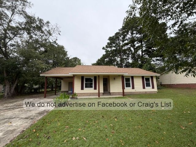 1936 Wordsworth Dr, Fayetteville, NC 28304
