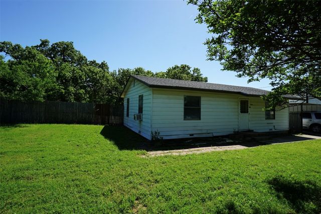 2604 2nd St, Bedford, TX 76021