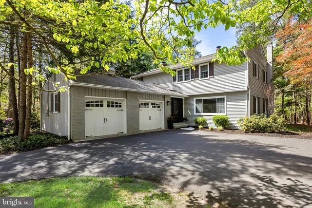 41 Pontiac Dr, Medford, NJ 08055
