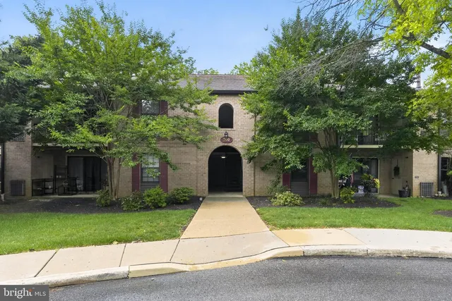 710 Washington Pl #10, Wayne, PA 19087