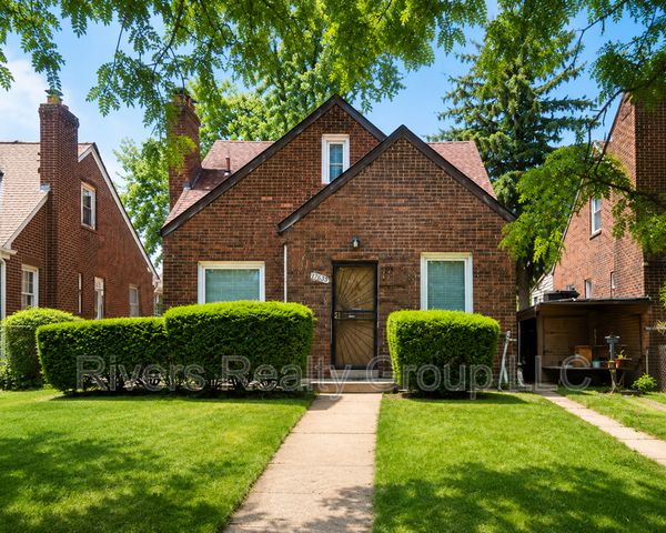 16811 Cruse St, Detroit, MI 48235