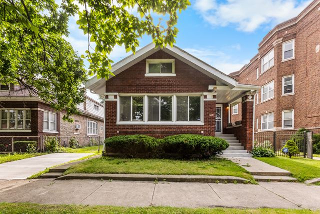 7518 S  Ridgeland Ave, Chicago, IL 60649