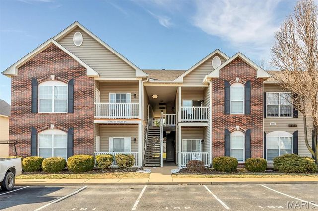6401 Brookfield Ct #102, Saint Louis, MO 63129