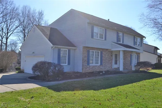 6566 Hythe St NW, Canton, OH 44708