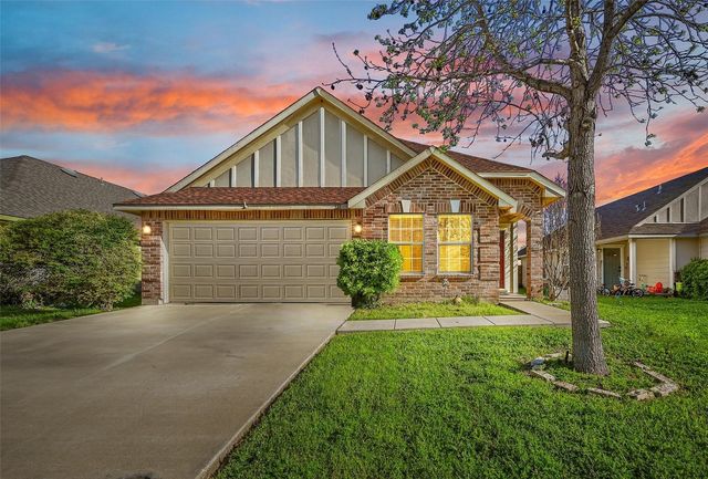333 Wolf Mountain Ln, Fort Worth, TX 76140