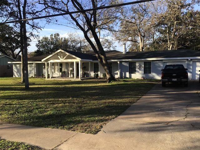 238 Hargett St, Clute, TX 77531