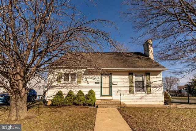 2715 Dutton Mill Rd, Aston, PA 19014