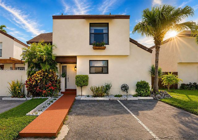 635 NW 97th Pl, Miami, FL 33172